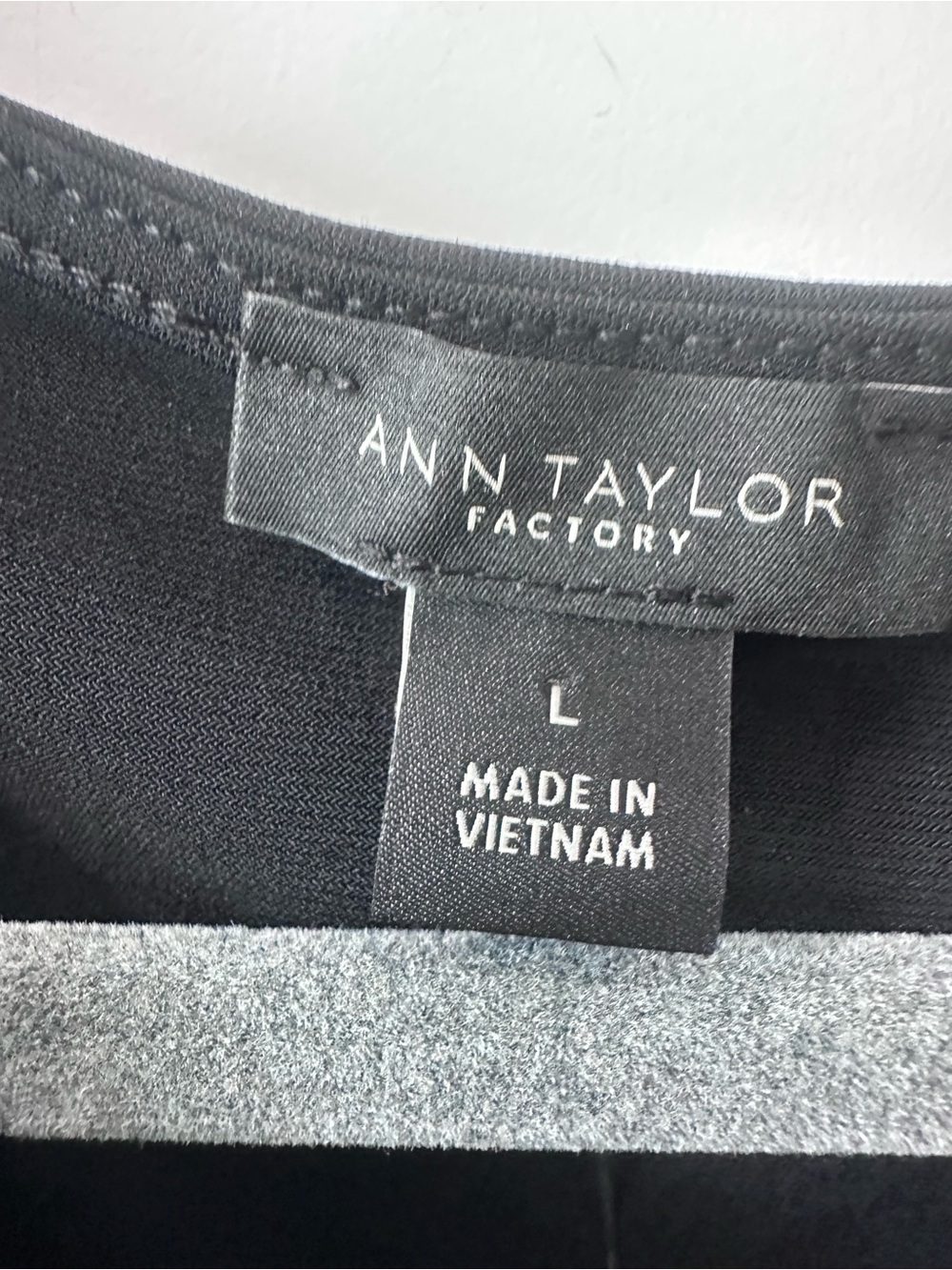 NWT Ann Taylor Black Cowl Neck Sleeveless Drape Tank Top L - Picture 4 of 5